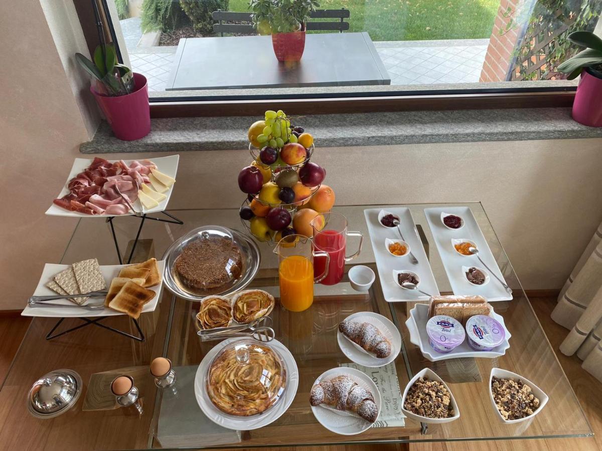Casa Arge Acomodação com café da manhã La Morra Exterior foto